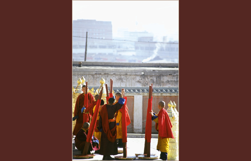 Mongolia, Tibetan Buddhism, UB, Ulaanbaatar, monks, working, outdside